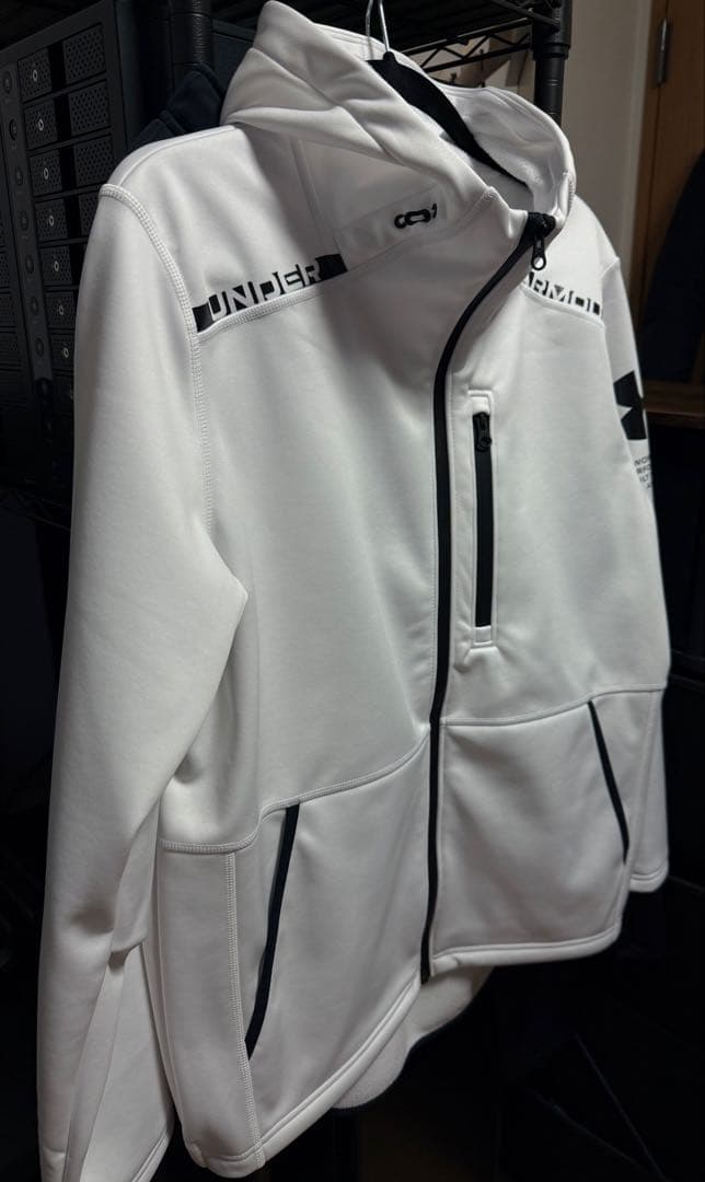 ⭐️新品 アンダーアーマー UAストーム ジャージ上下セット ホワイト×ブラック