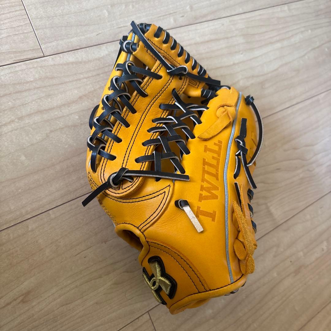 Under Armour 軟式グローブ イエロー