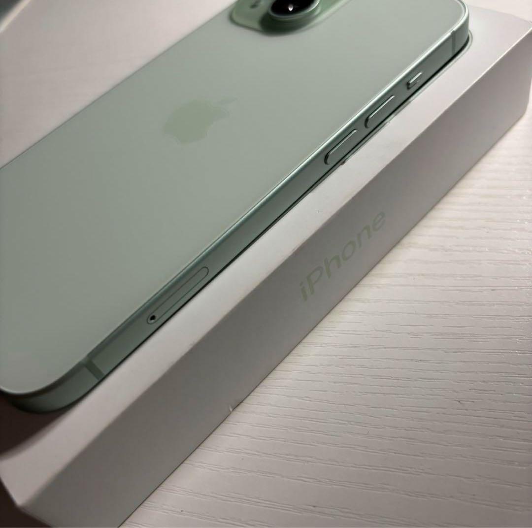 iPhone15 256GB グリーン SIMフリー 極美品