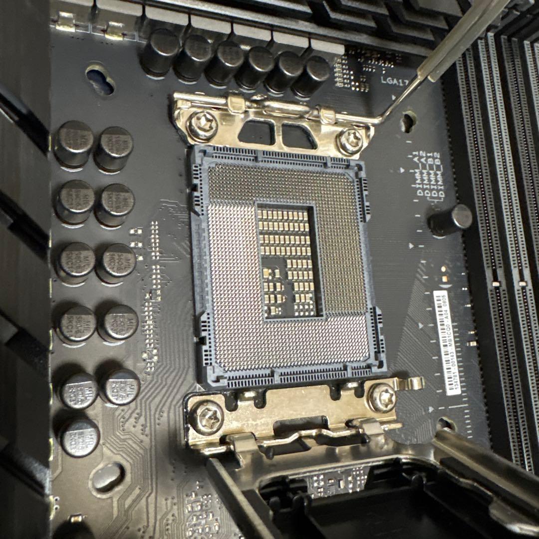 ASUS TUF GAMING Z790-PLUS D4 メモリ32GBのオマケ