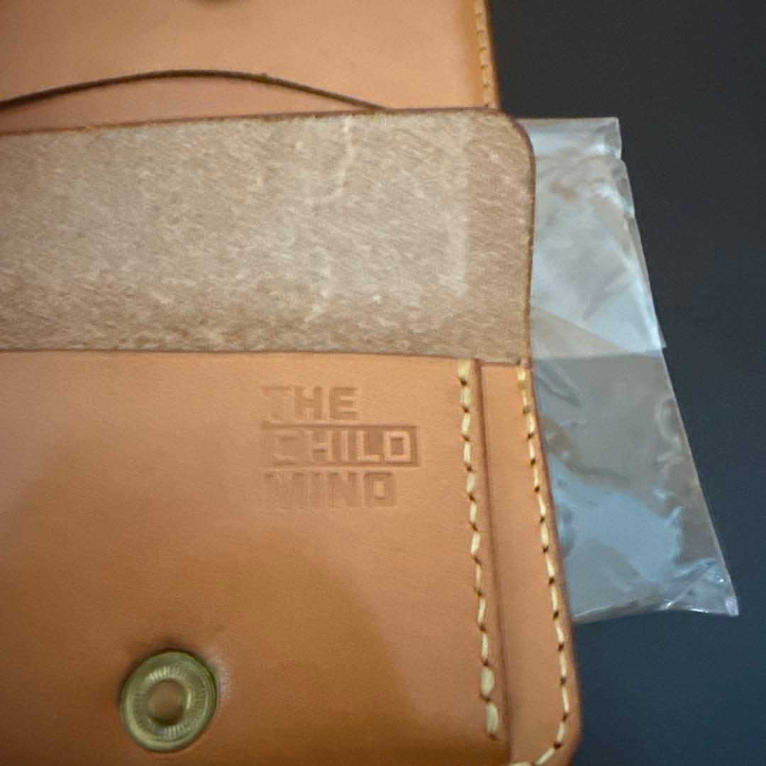 THE CHILD MIND レザーケース 生成り　日光浴済み
