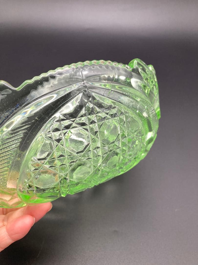 ウランガラス　ガラス鉢　カットガラス　ガラスボウル
