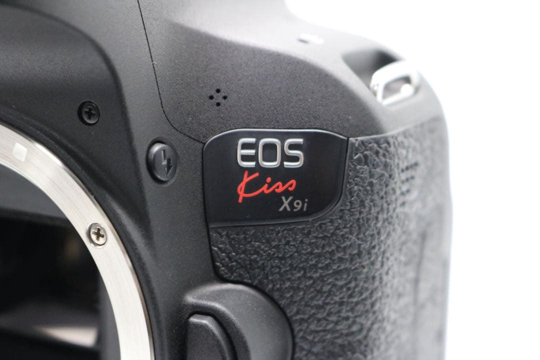 超美品　【Canon EOS Kiss X9i トリプルレンズセット】 安心取引