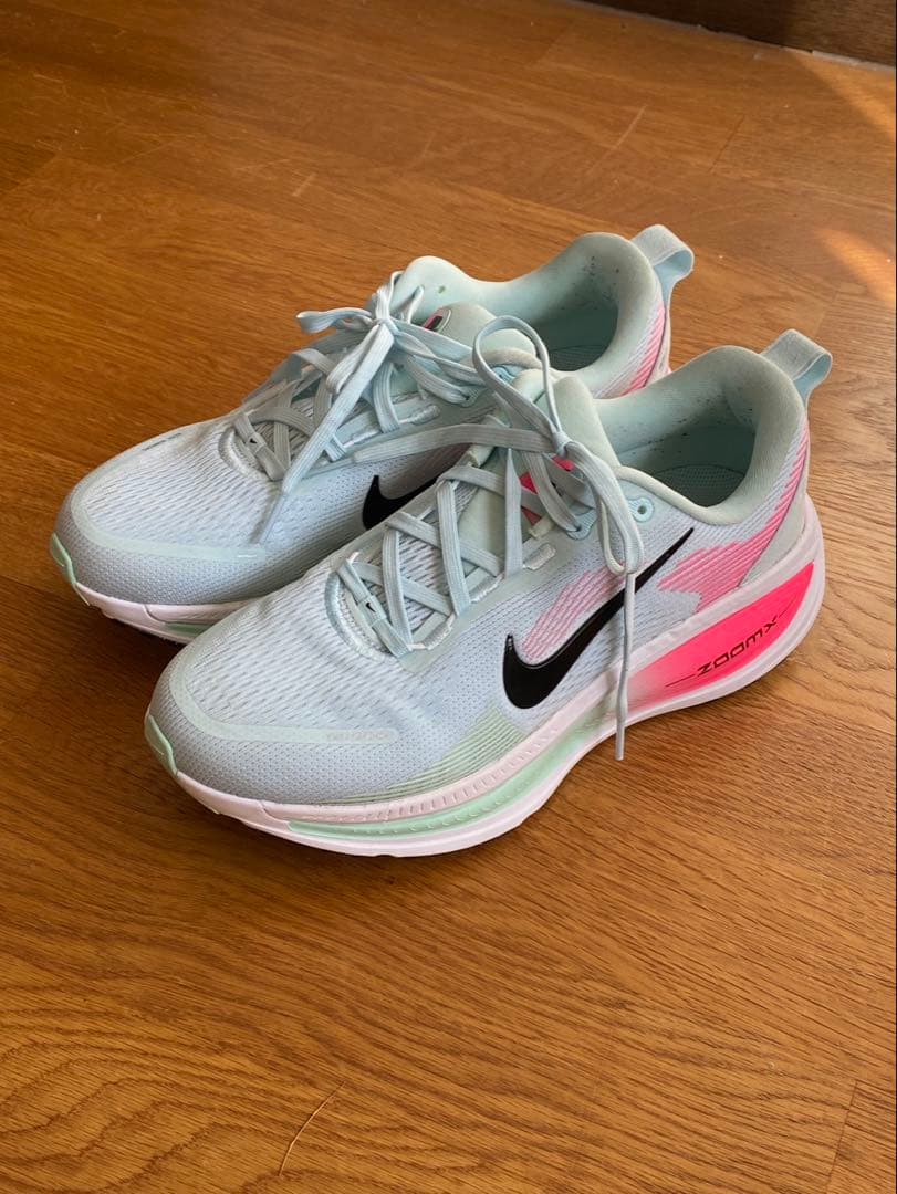 【26cm】ナイキ　ボメロ18 メンズ