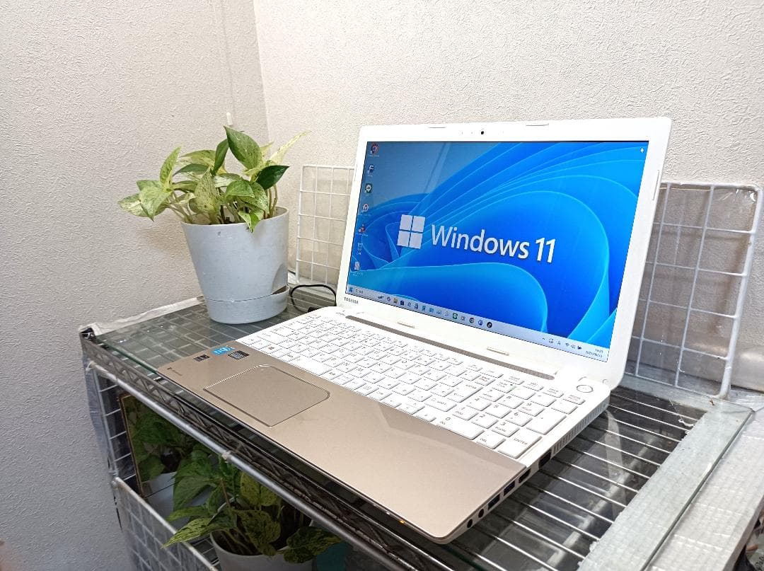 Windows11 750GB/第4世代 i3/メモリ8GB/WEBカメラ