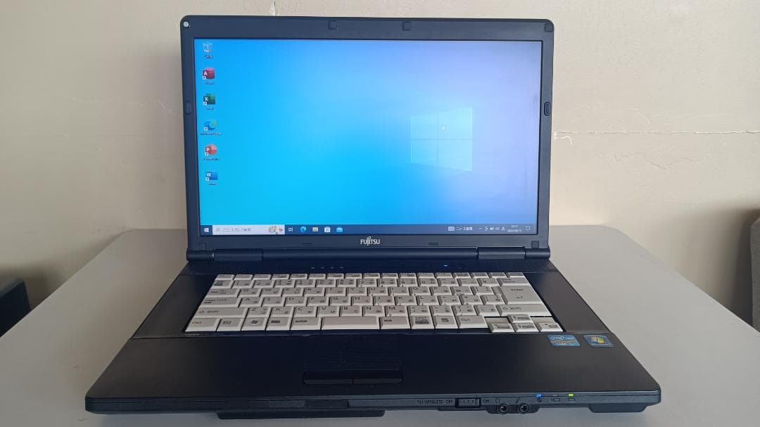ノートパソコン FUJITSU Core i5 SSD128G メモリ 8G