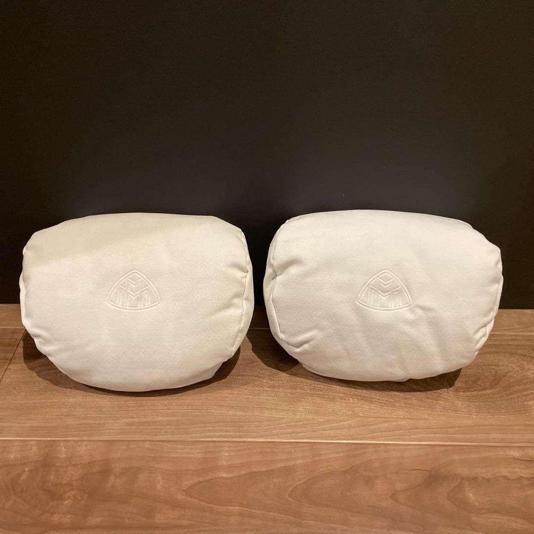 メルセデスベンツ マイバッハホワイト　ネックピロー 純正　2個セット