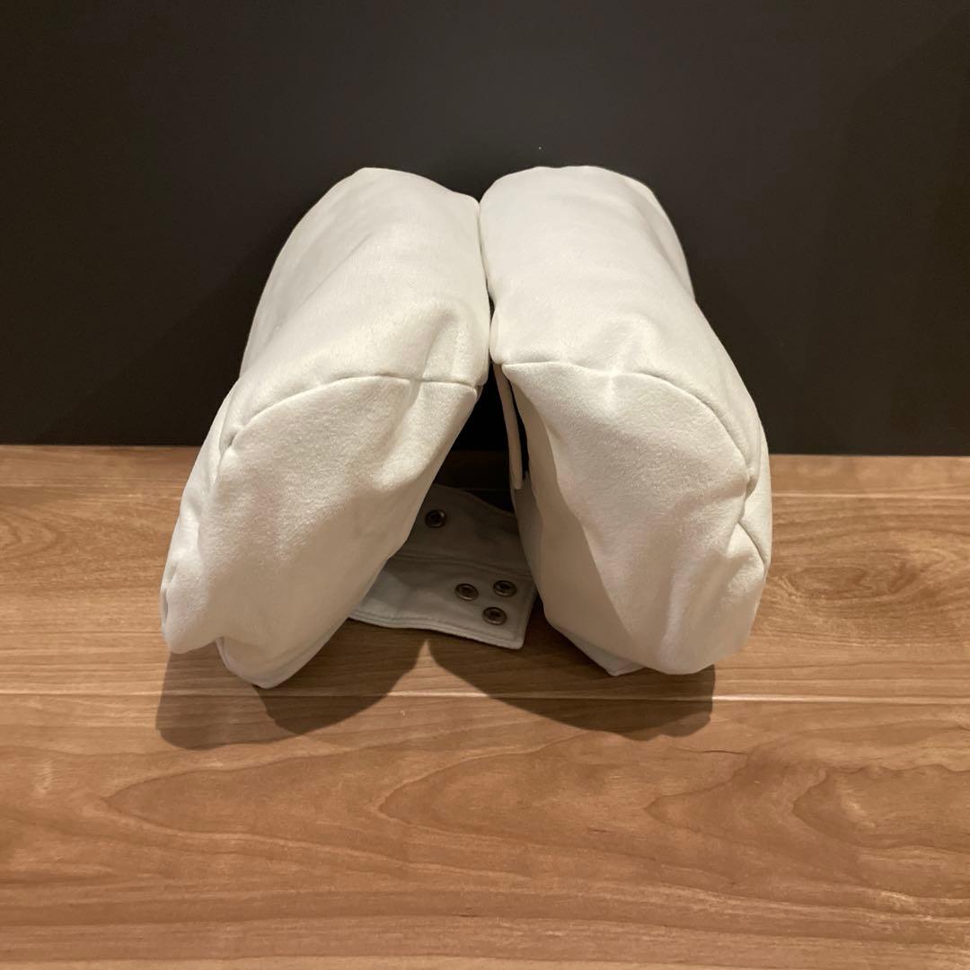 メルセデスベンツ マイバッハホワイト　ネックピロー 純正　2個セット