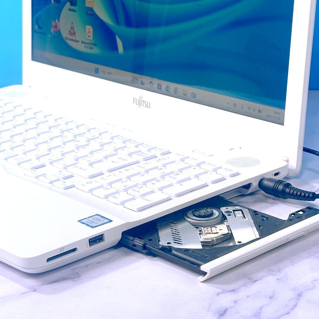 新品キーボード☆Corei7・16GB・SSD・ブルーレイ・ノートパソコン