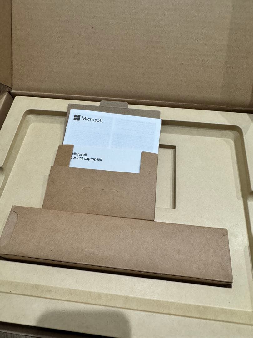 Windowsノート本体 Microsoft Surface Laptop Go i5 4GB 64GB