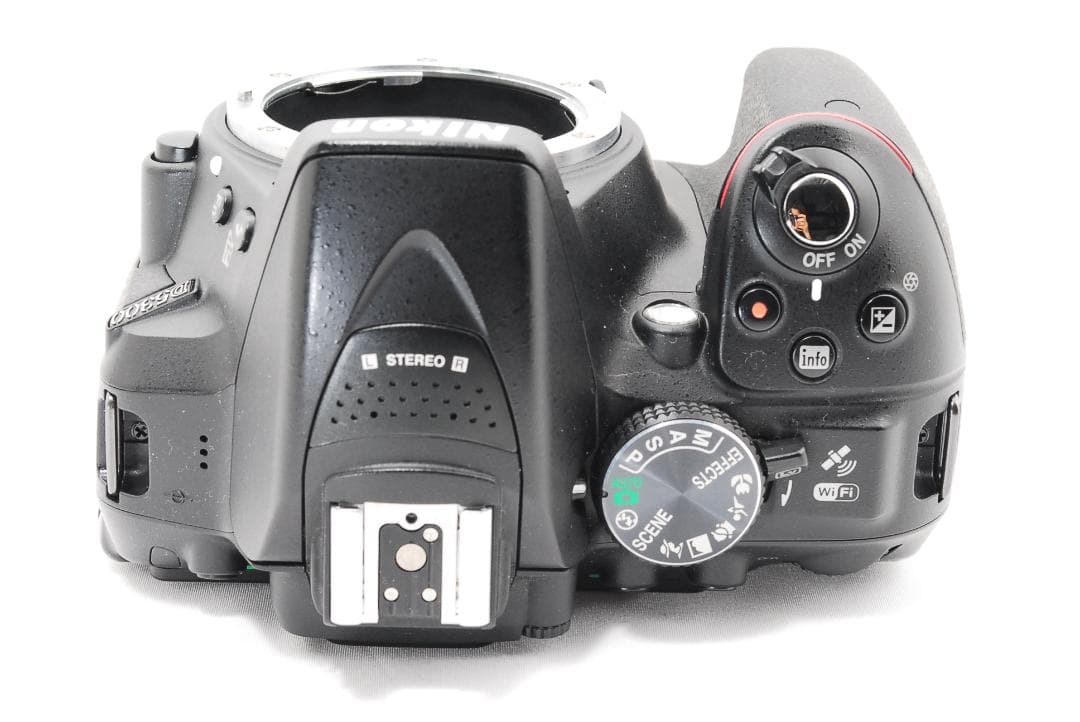 Nikon D5300 一眼レフカメラ バッテリーグリップ付き スマホ転送