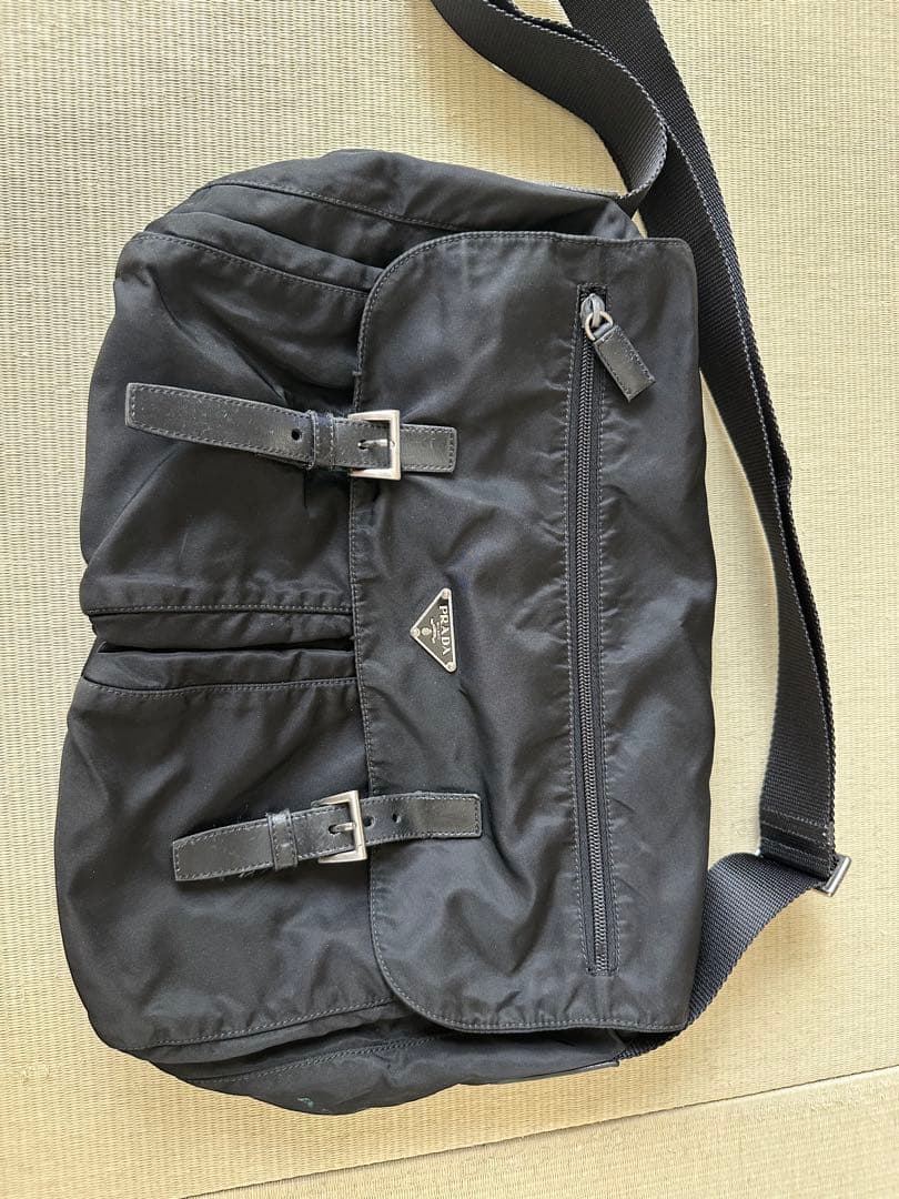 プラダ メッセンジャーバッグ テスートナイロン レザー 黒