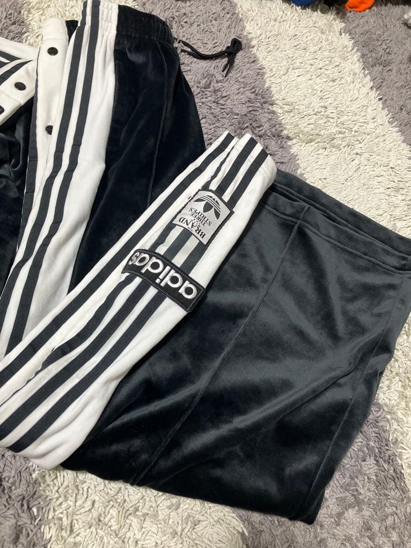 adidas ジャージセット ベロア　最終値下げ！早い者勝ち