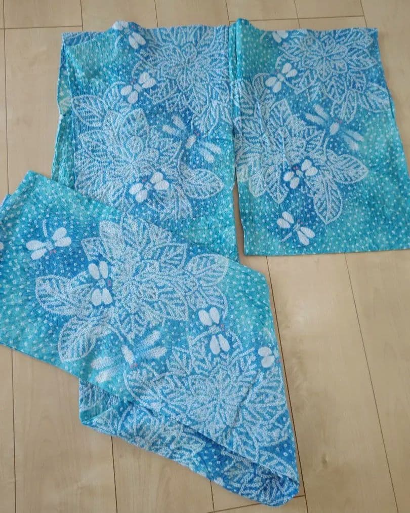 有松鳴海絞り　綺麗な水色に珍しいトンボ柄　爽やかなお品