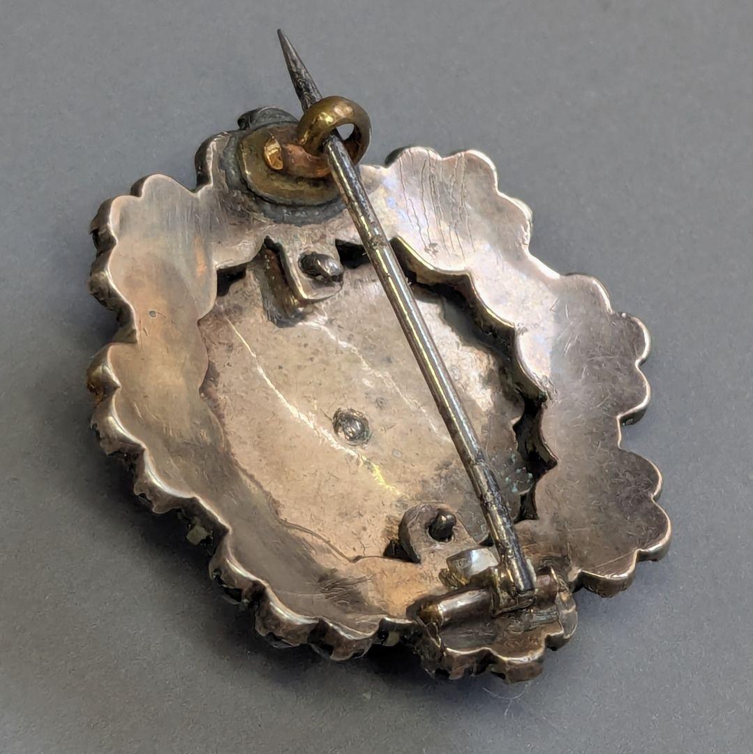 欧州アンティーク フランスより　ボヘミアン ガーネットブローチ