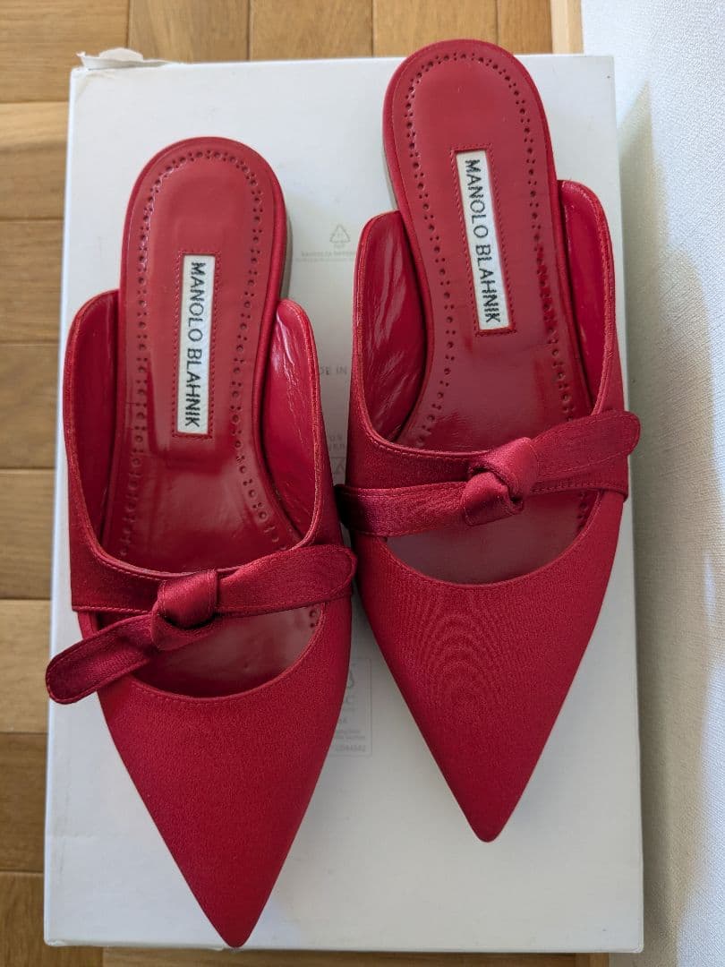 Manolo blahnik フラットミュール サンダル 赤 リボン　34