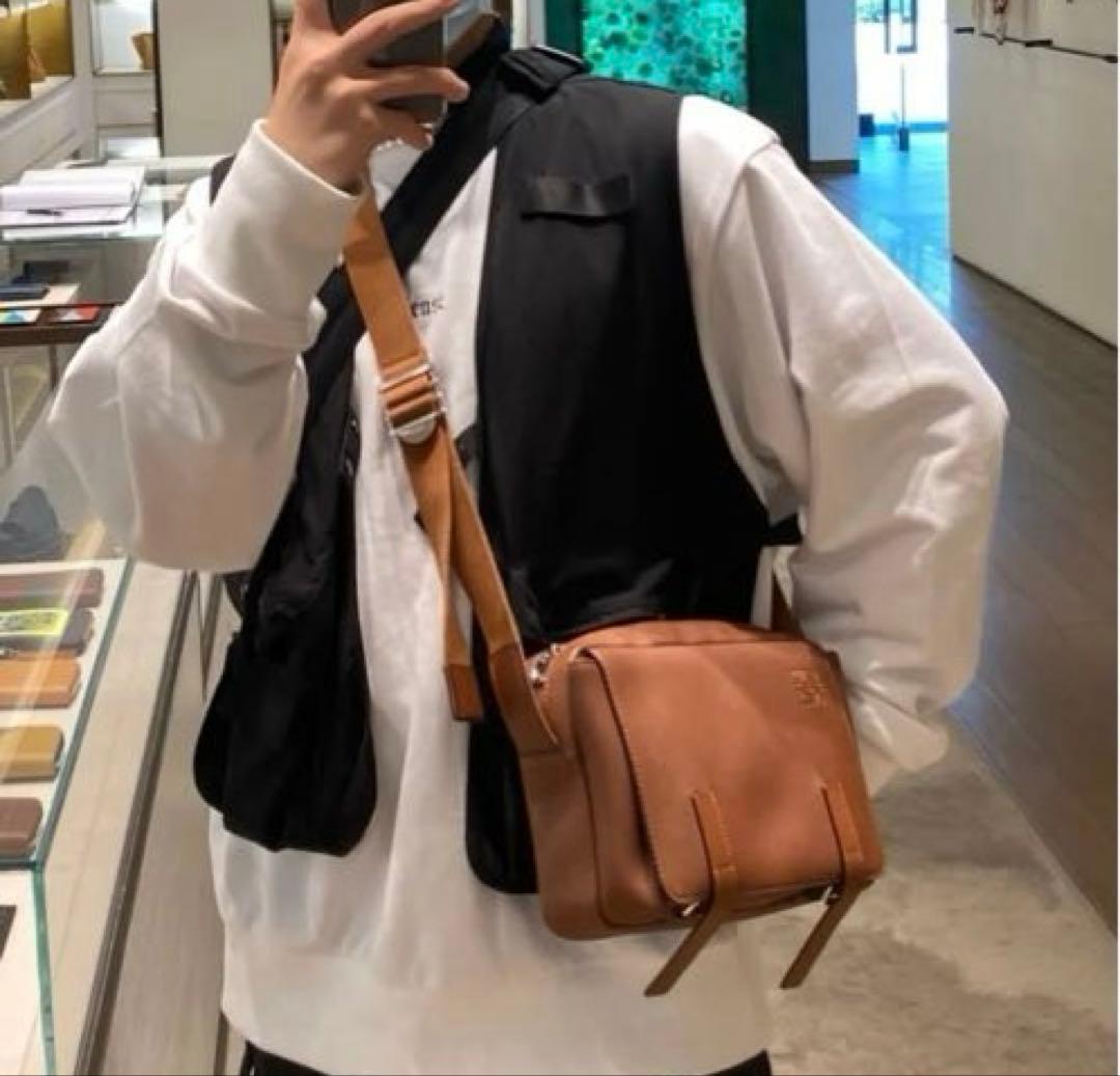 【美品】ロエベ ミリタリーメッセンジャーバッグ XS ソフトグレインカーフ タン