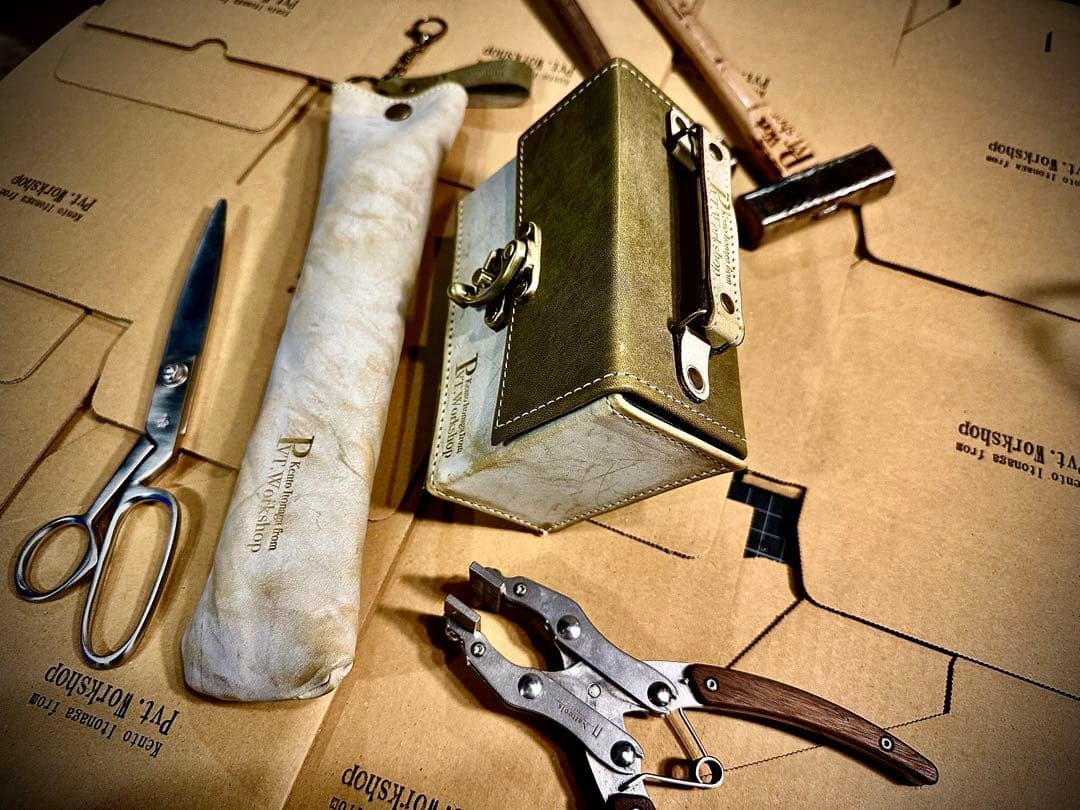 初売最終日！Pvt.Workshop 極CL 本革　デッキケース ハーフ