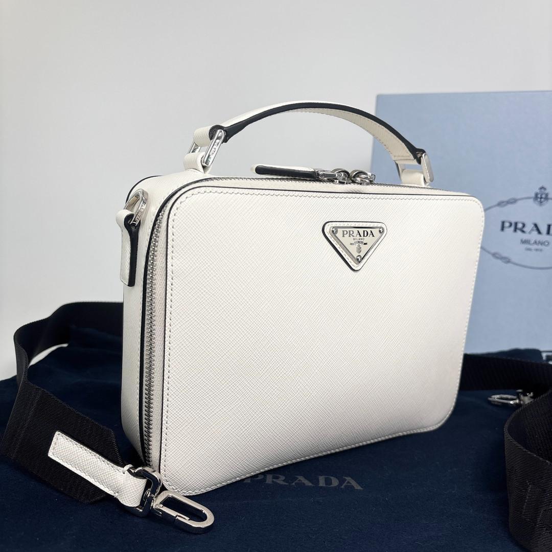 新品未使用/IC プラダ 2VH069 サフィアーノレザー ショルダーバッグ