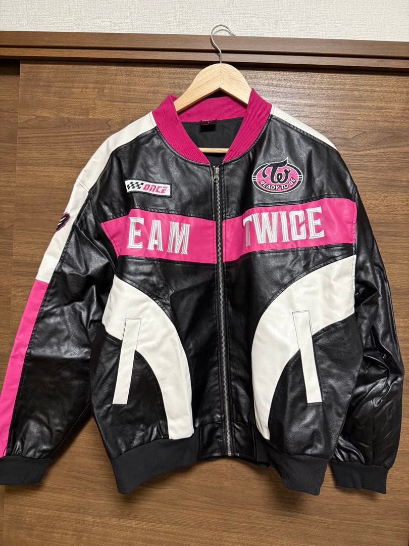 TWICE READY TO BE ジャケット Lサイズ