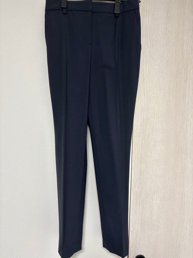 【新古品】Theory ネイビースーツ