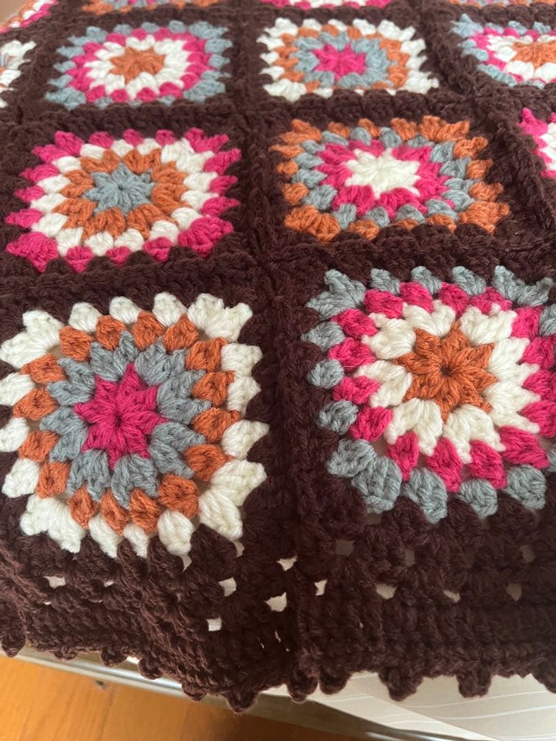 ハンドメイド　モチーフ編みマルチカバー