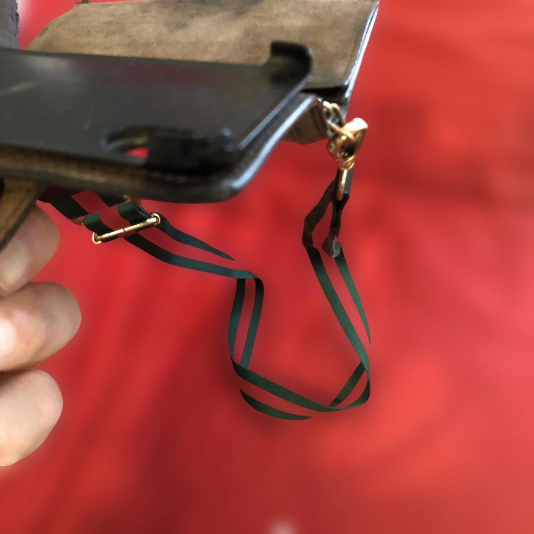 グッチGUCCI スマホケース本物iPhone x xs 希少　社外ストラップ