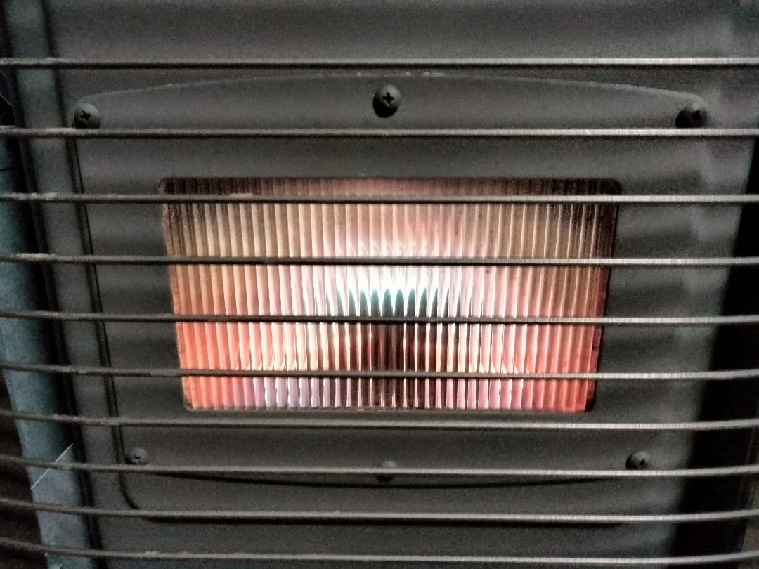 サンポットFF石油ストーブゼータス！品番「FFR‐563SX」2017年式中古品