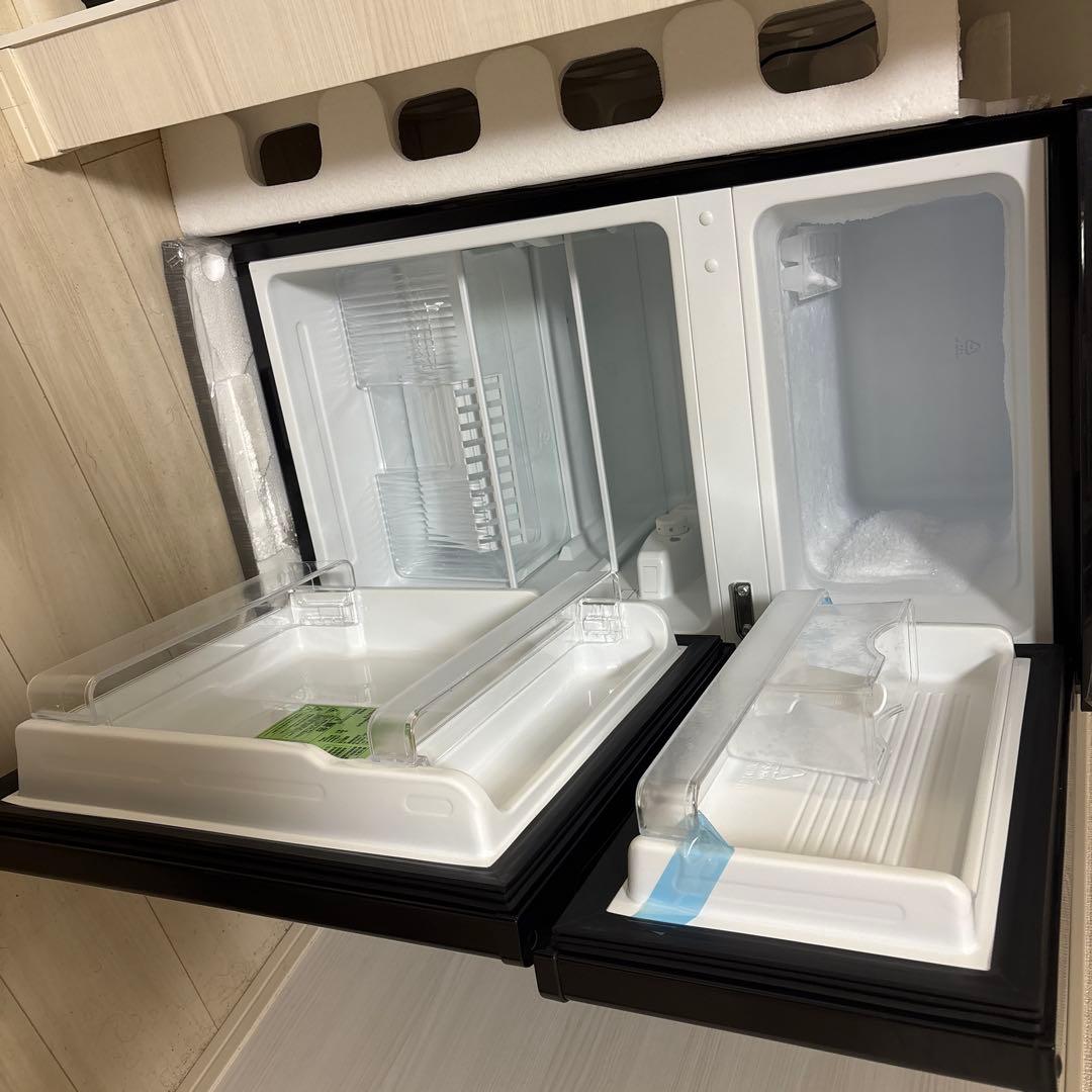 コンパクト2ドア冷蔵庫 ブラック　comfee 90L