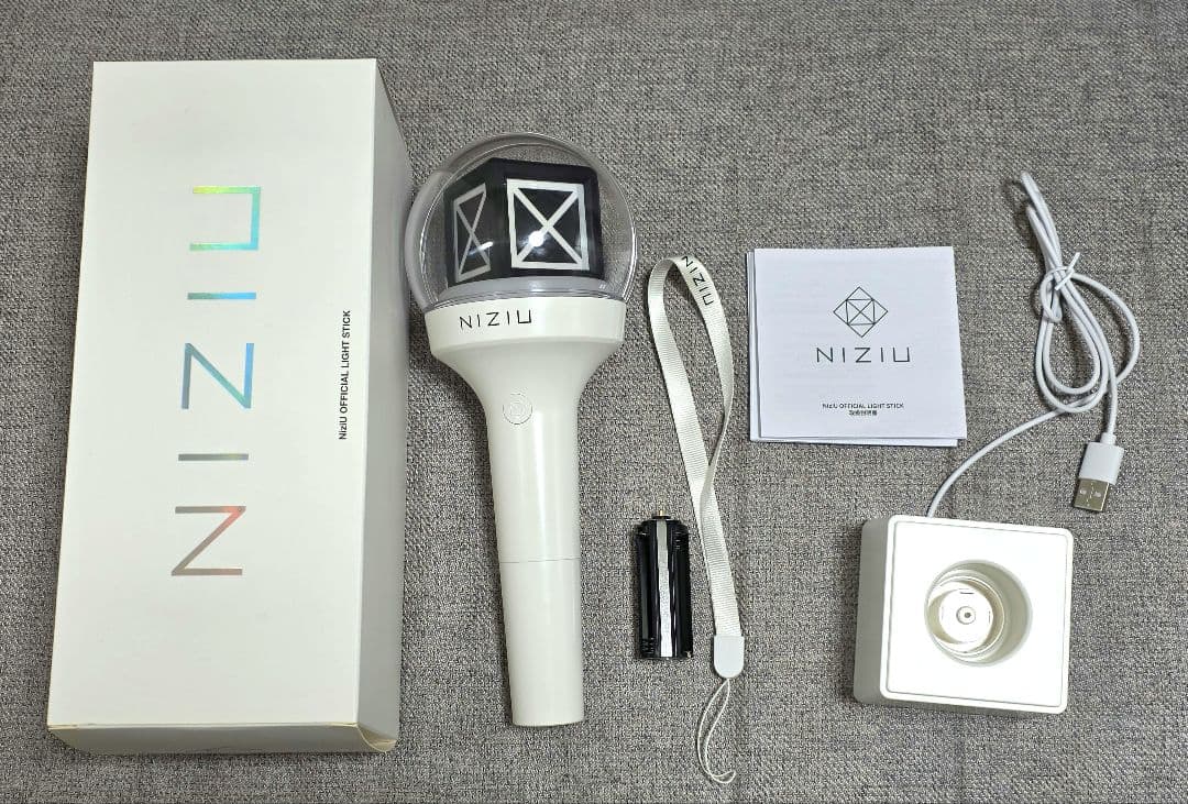 NiziU 公式 ペンライト ホワイト 動作確認済