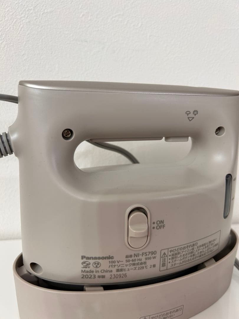 【美品】Panasonic NI-FS790-C スチームアイロン　ベージュ