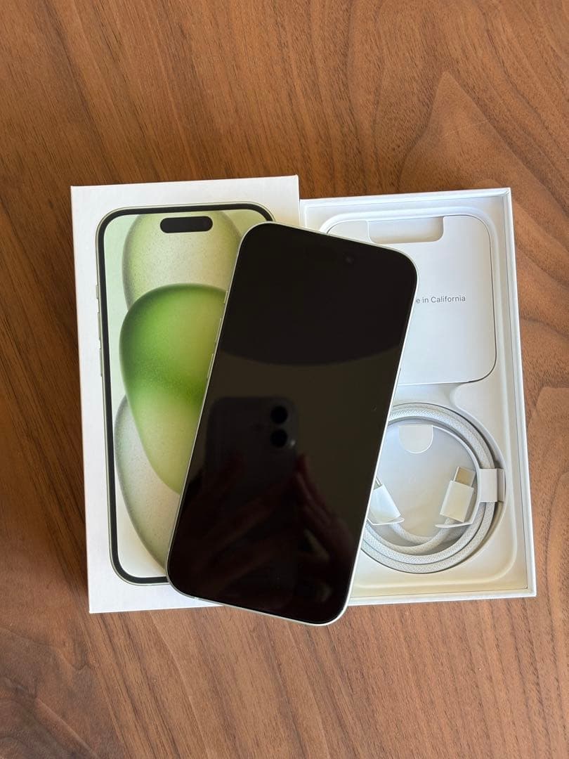 【美品】iPhone 15 128GB グリーン