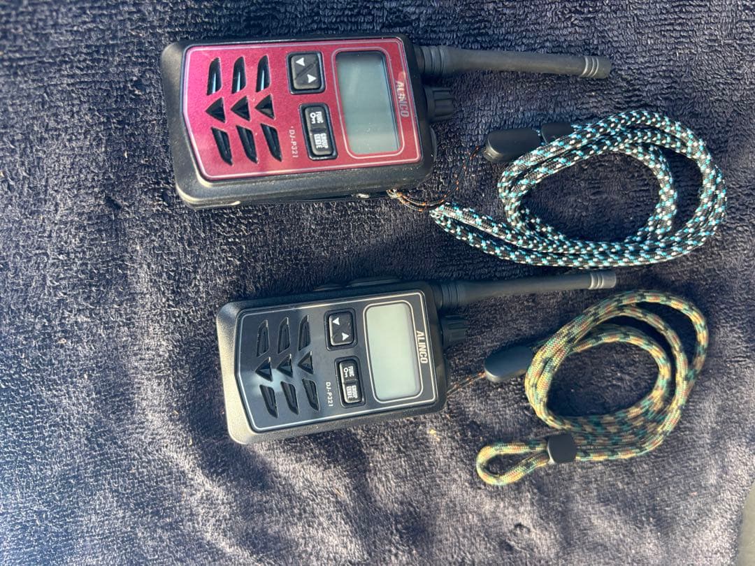 ALINCO DJ-131 トランシーバー 赤 黒