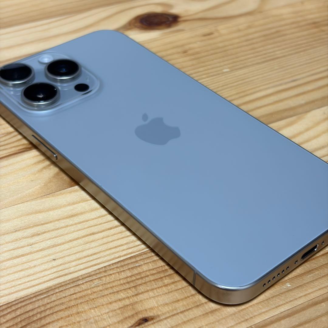 iPhone 15 Pro Max 256GB ナチュラルチタニウム　本体