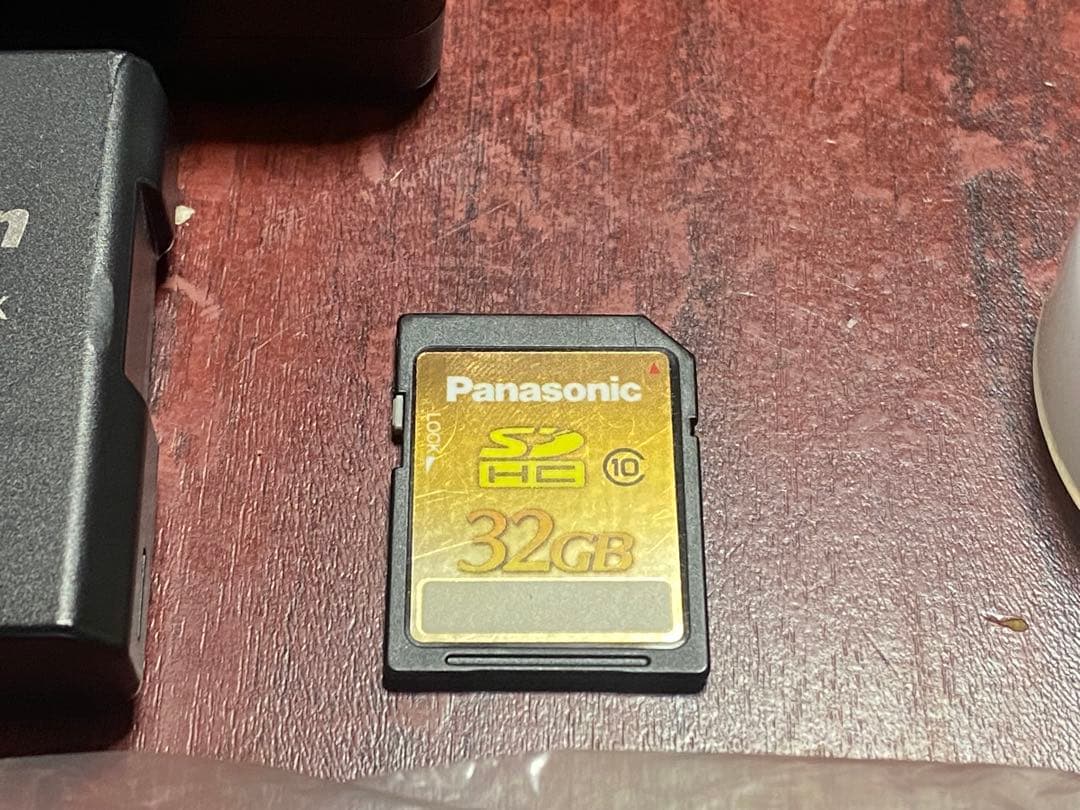 ショット数647★Nikon D3200＋ 18-55レンズキットSDカード付き