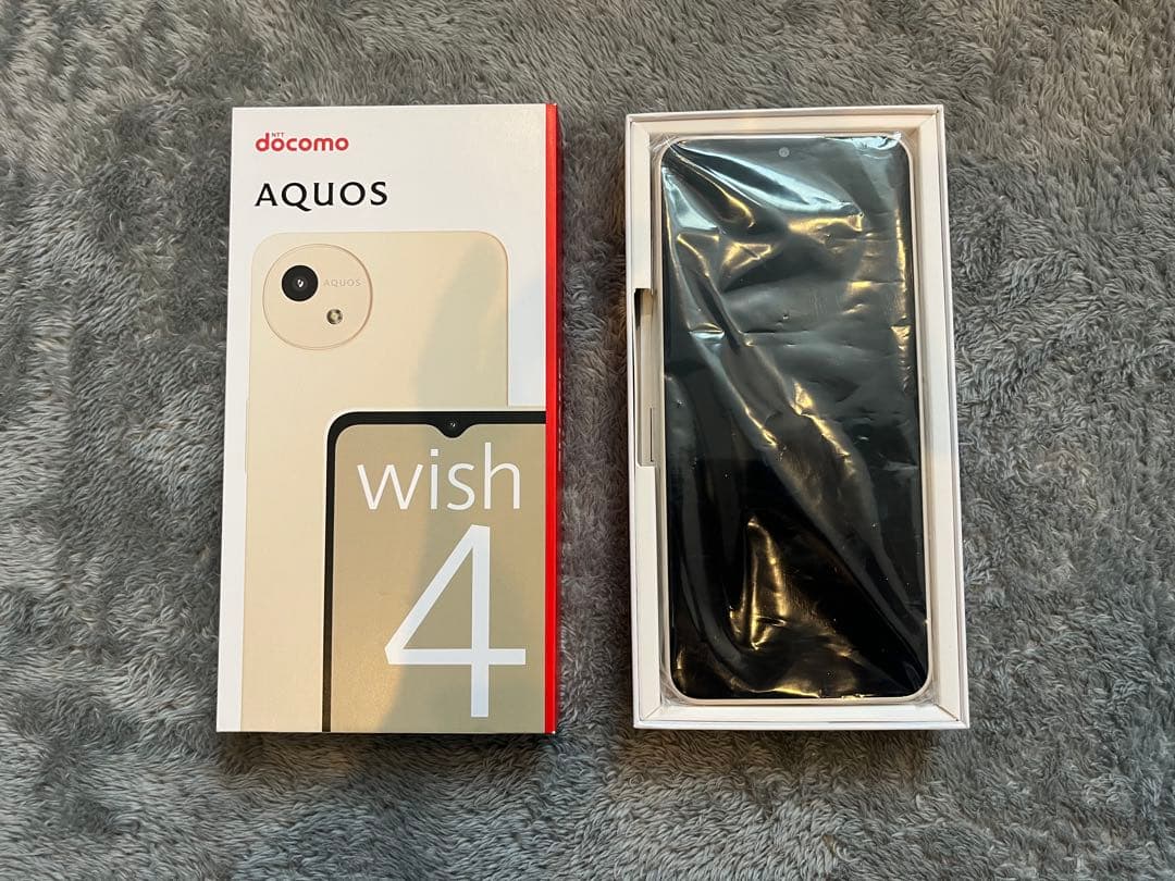 docomo AQUOS wish 4 ホワイト 箱付き