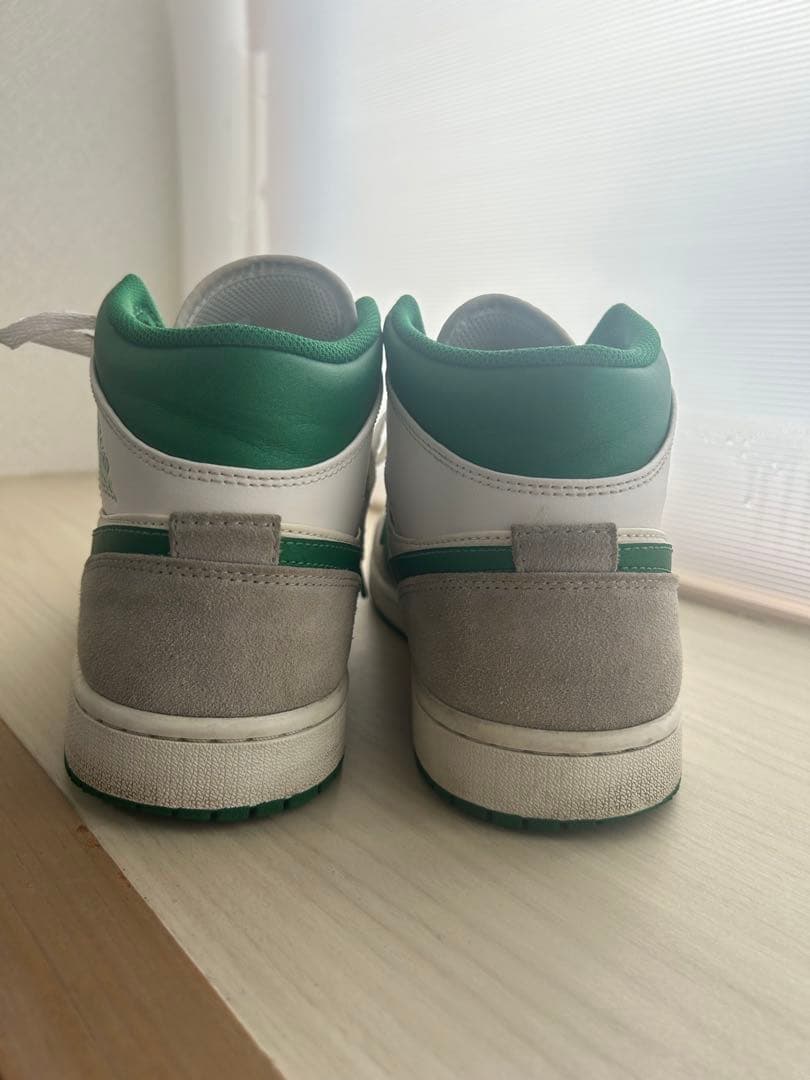 NIKE AIR JORDAN 1 MID ホワイト グリーン グレー