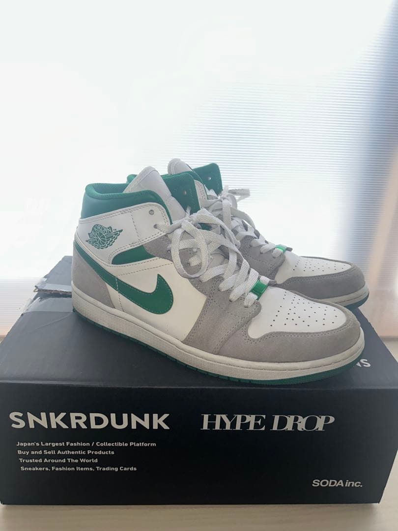 NIKE AIR JORDAN 1 MID ホワイト グリーン グレー
