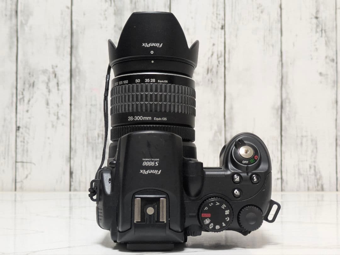 ② FUJIFILM　FinePix S9000　CFカード付き　単三電池稼働