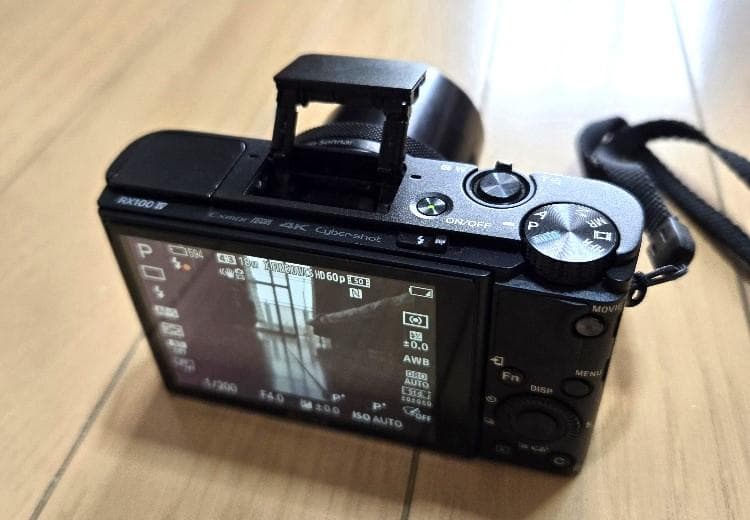 コンパクトデジタルカメラ SONY Cyber-shot RX100M4