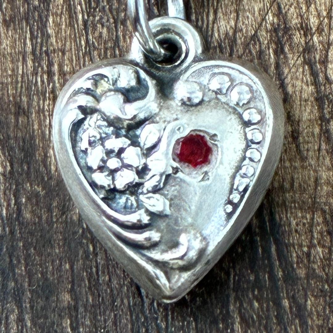 スウィートハートジュエリー勿忘草 レッドストーン シルバーヴィンテージネックレス