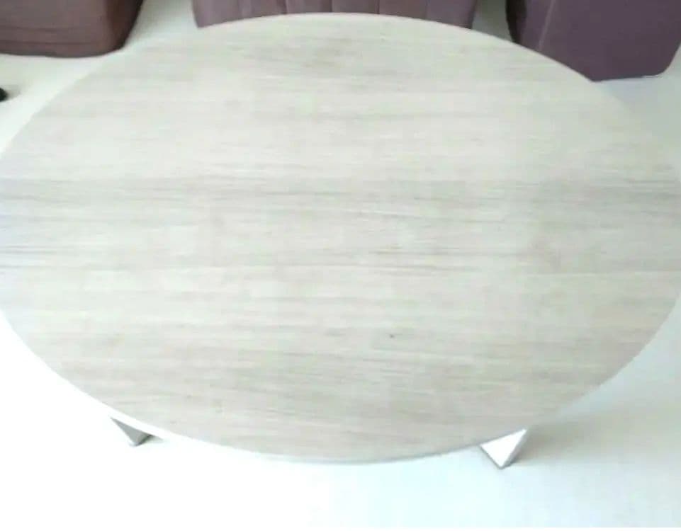 おしゃれな楕円のリビングこたつ