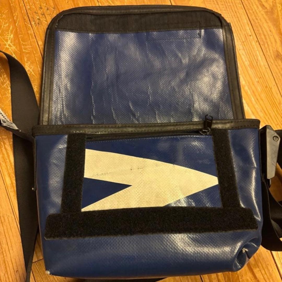 FREITAG メッセンジャーバッグ 青白