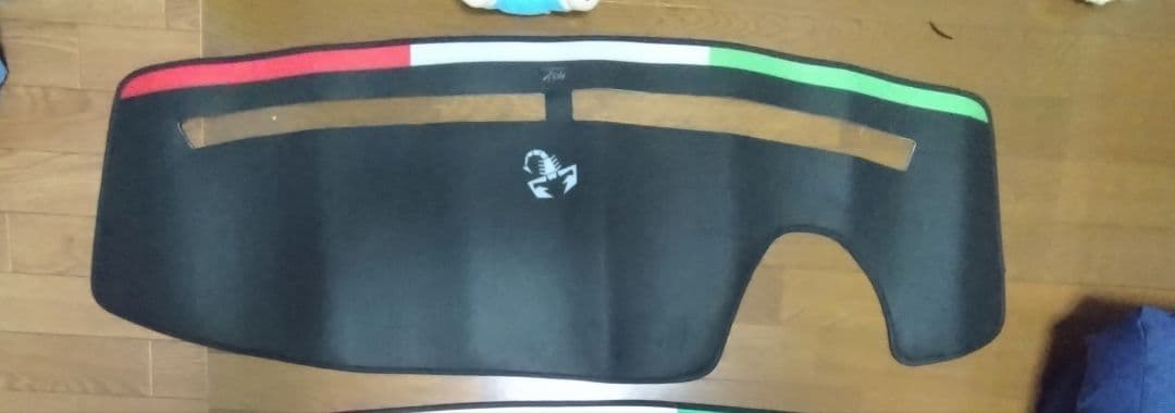 アバルト用ダッシュボードマット　右ハンドル用