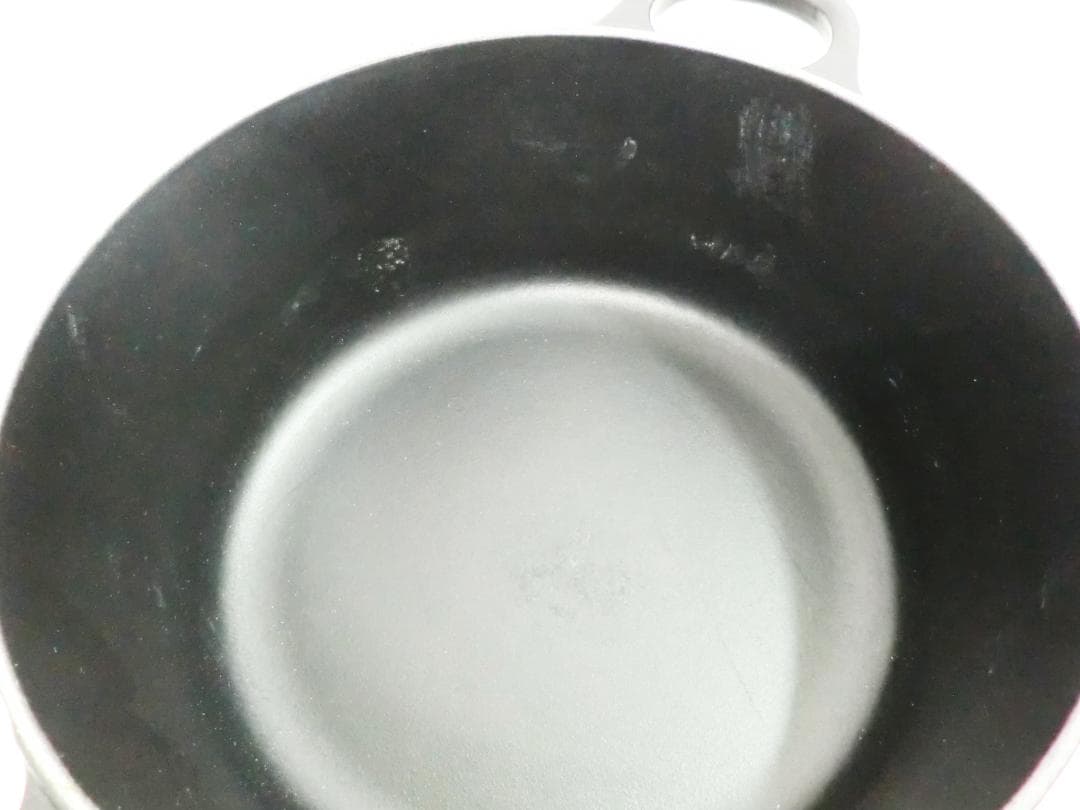 LE CREUSET シグニチャー ココット・ロンド 22cm マットブラック