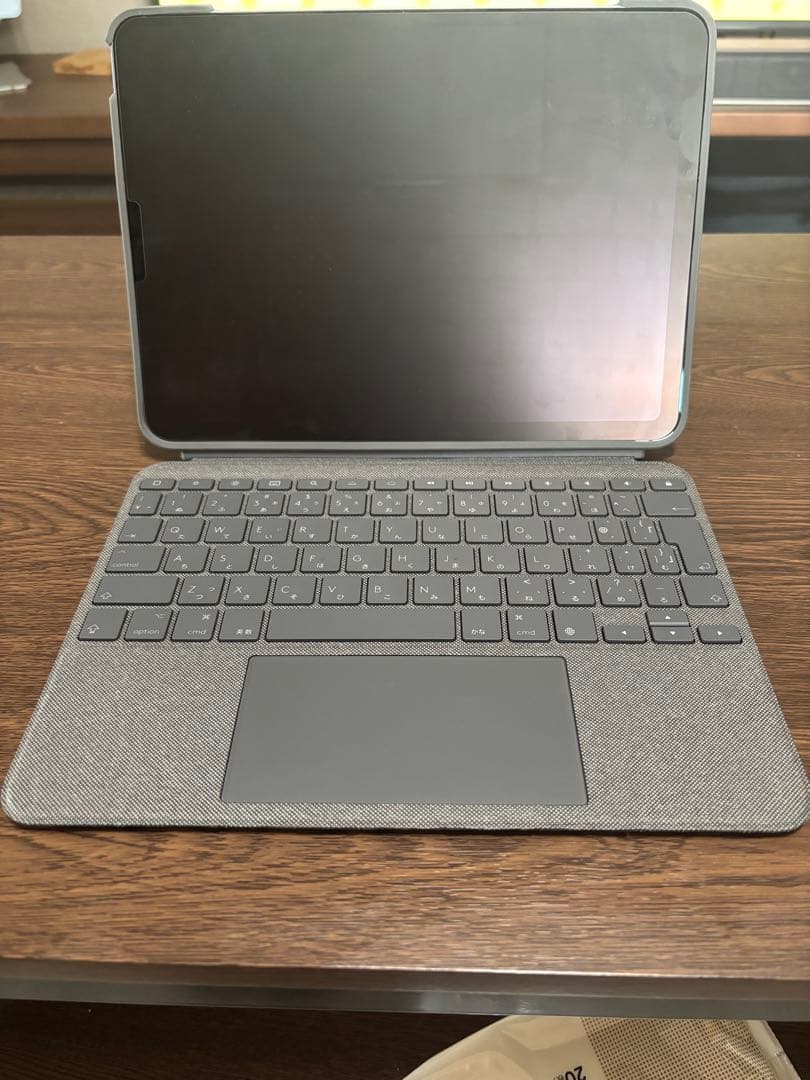 iPad Air(第5世代)+Combo Touch