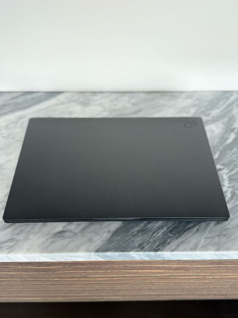 FMV LIFEBOOK U90J3B 黒 箱無し　アダプター有り