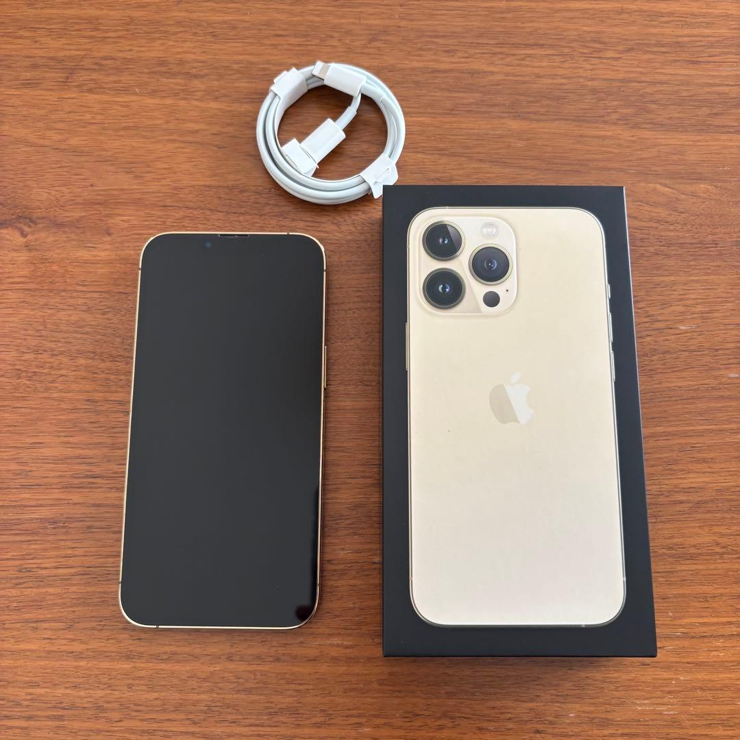 美品　iPhone13 Proゴールド　256GB