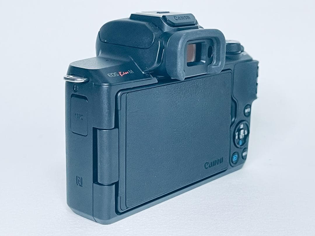 Canon キャノン EOS Kiss M ブラック 【美品！動作確認済】