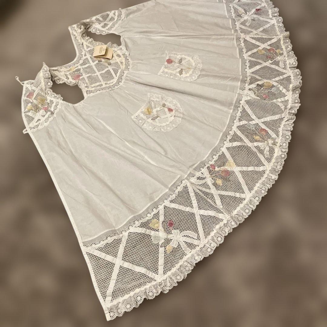 サエラ　レースエプロン